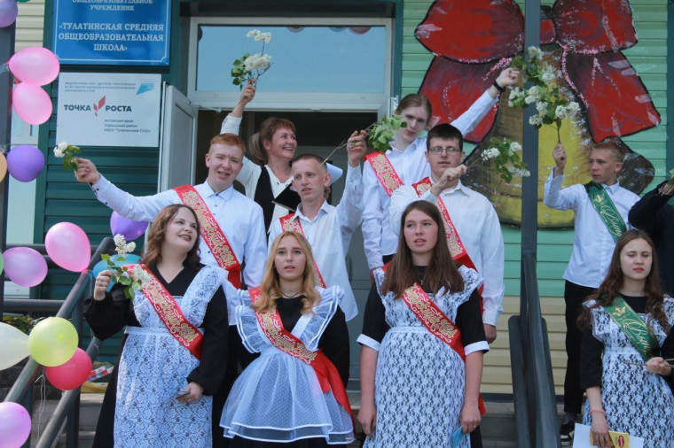 В ДОБРЫЙ ПУТЬ, ВЫПУСКНИКИ!.