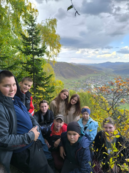 Экскурсия юных биологов до обзорной скалы!.