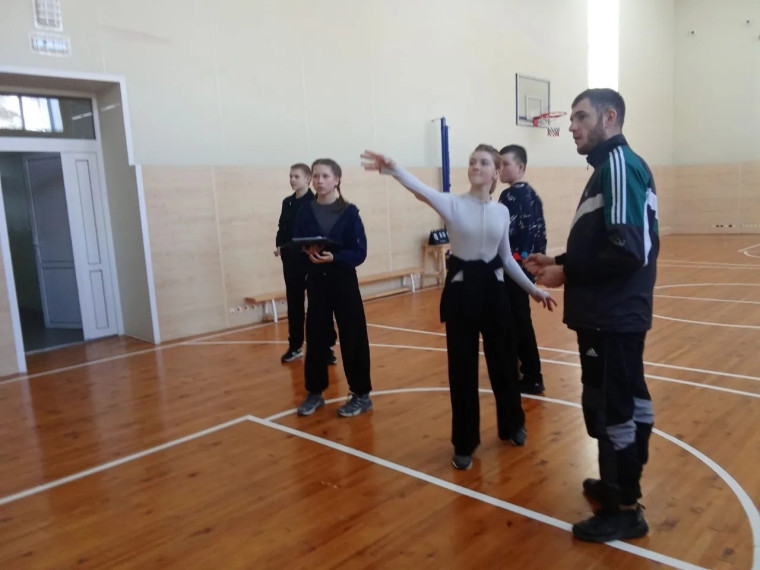 Соревнования по дартсу.