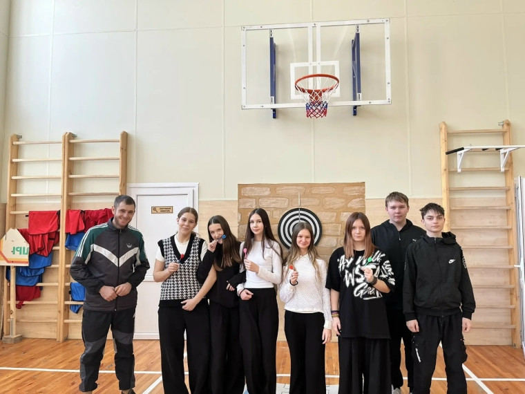 Соревнования по дартсу.